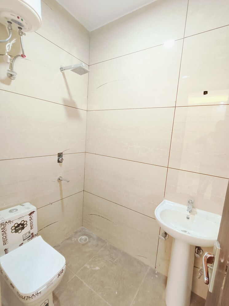 Attached Bathroom, malviya nagar 3 Bedroom 1500 Sq.Ft. Builder Floor In Malviya Nagar Delhi 9070858