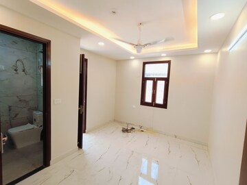 Room in 3 BHK Builder Floor at Malviya Nagar – for Rent
