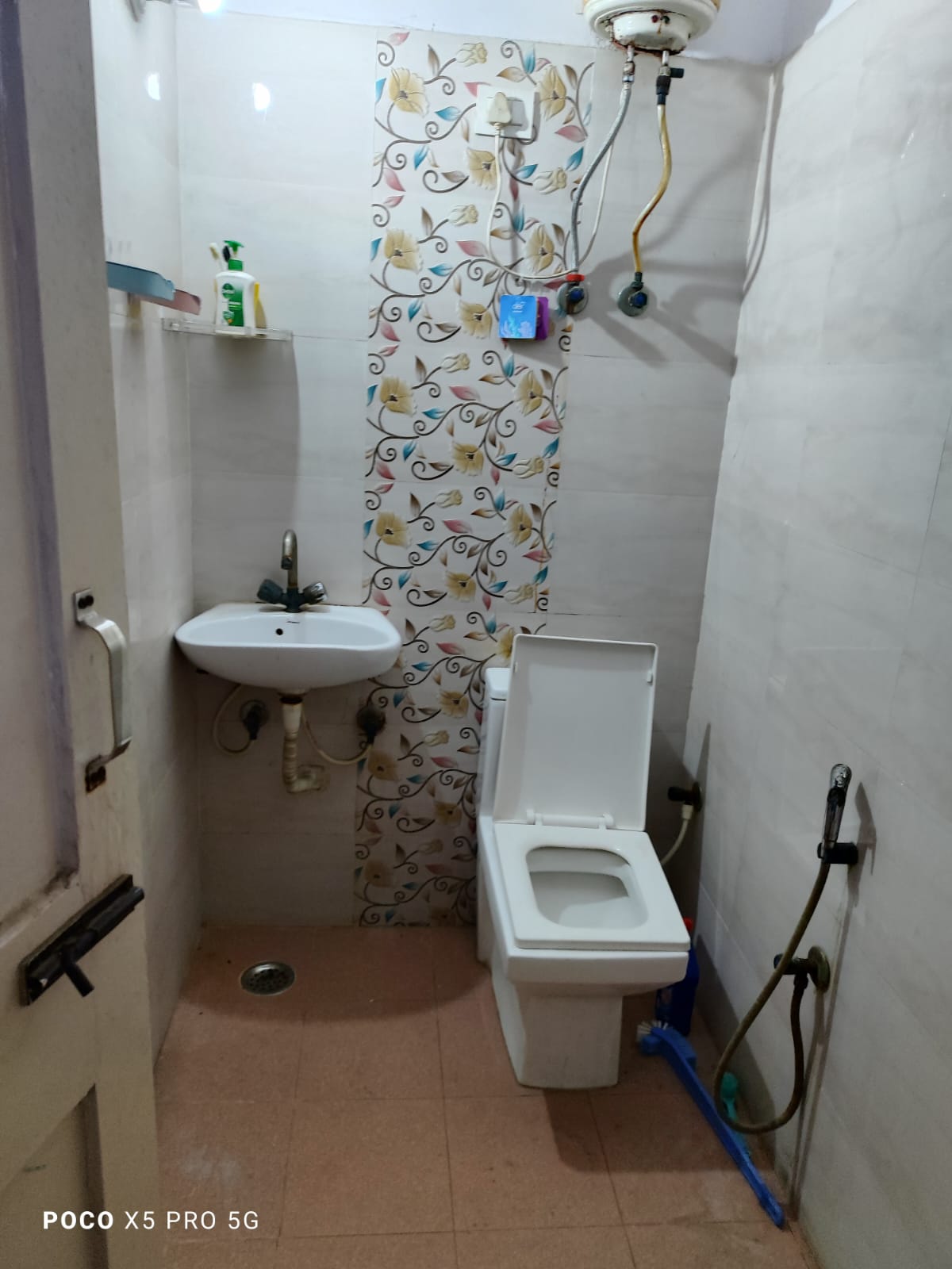 2 BHK 1050 Sq.Ft. Independent House in RWA Apartments Sector 72