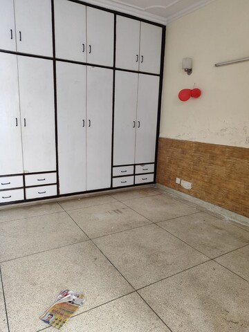 Room in 2 BHK Independent House at RWA Apartments Sector 72, Sector 72 – for Rent