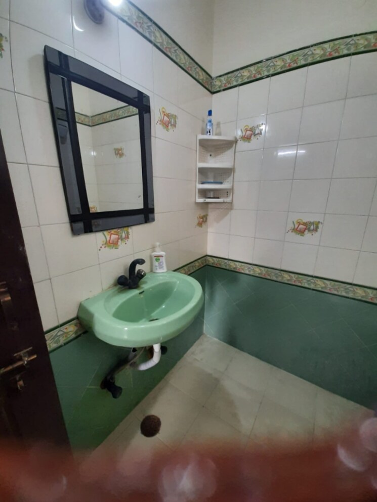 Bathroom, rwa-apartments-sector-72 2 Bedroom 1050 Sq.Ft. Independent House In Sector 72 Noida 9070861