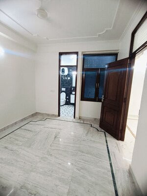 Room in 3 BHK Builder Floor at Malviya Nagar – for Rent