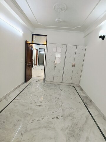 Building Lobby in 3 BHK Builder Floor at Malviya Nagar – for Rent