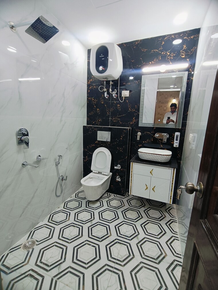 Attached Bathroom, malviya nagar 3 Bedroom 1500 Sq.Ft. Builder Floor In Malviya Nagar Delhi 9070871