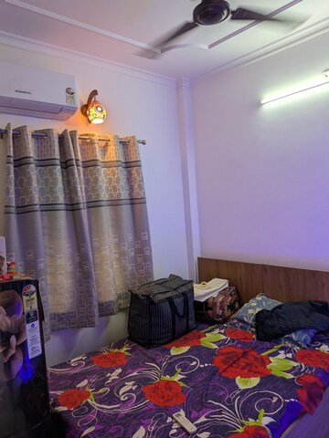 Living Room in 2.5 BHK Builder Floor at Nirman Vihar – for Rent