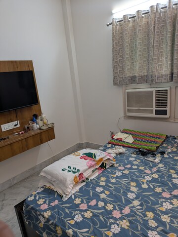 Bedroom in 2.5 BHK Builder Floor at Nirman Vihar – for Rent