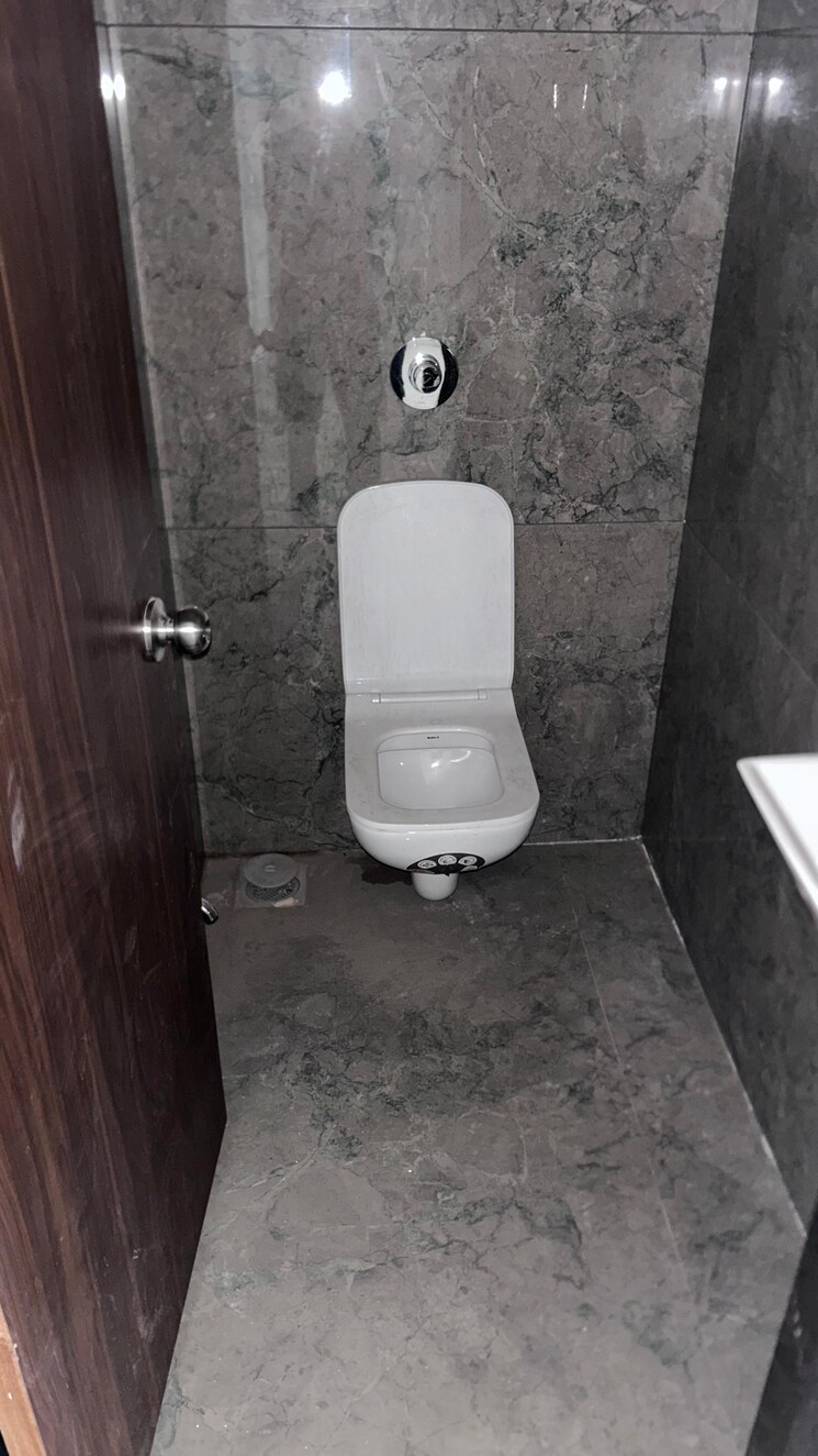 Bathroom, dnk-world Commercial Office Space 684 Sq.Ft. In Kondhwa Budruk Pune 9070886
