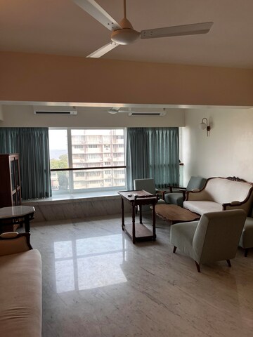 Staircase in 3 BHK Apartment at Malabar Apartments, Malabar Hill – for Rent