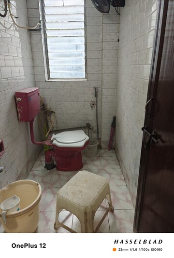 Bathroom in 2 BHK Apartment at Deccan Gymkhana – for Rent