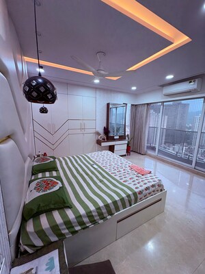 Team Area in 3 BHK Apartment at Soham Crystal Spires, Ghodbunder Road – for Sale