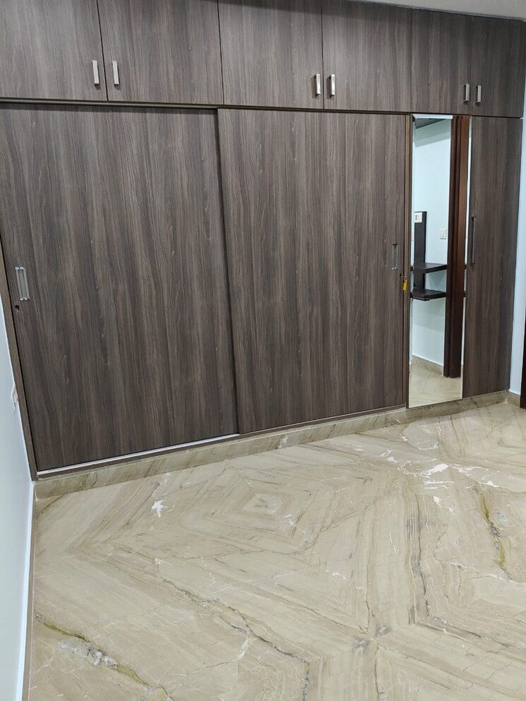 Room, saket 3 Bedroom 500 Sq.Yd. Builder Floor In Saket Delhi 9070948