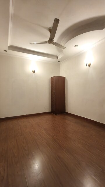 Room in 2 BHK Builder Floor at Pamposh Enclave – for Rent