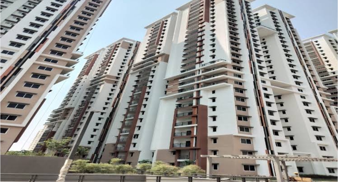 3 BHK + Pooja Room Apartment For Sale in Aparna Sarovar