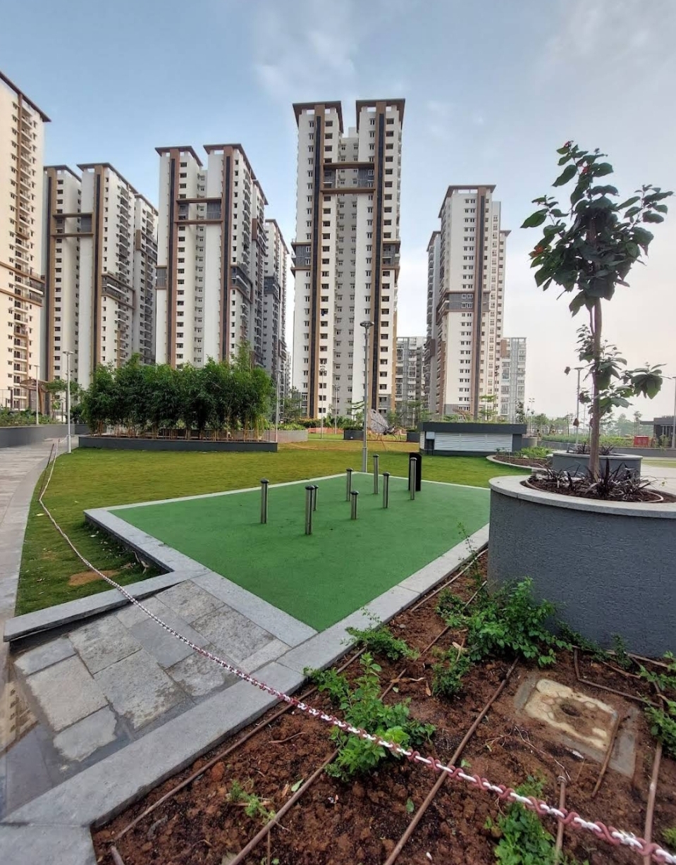 4 BHK + Pooja Room 2660 Sq.Ft. Apartment in Aparna Sarovar Zenith