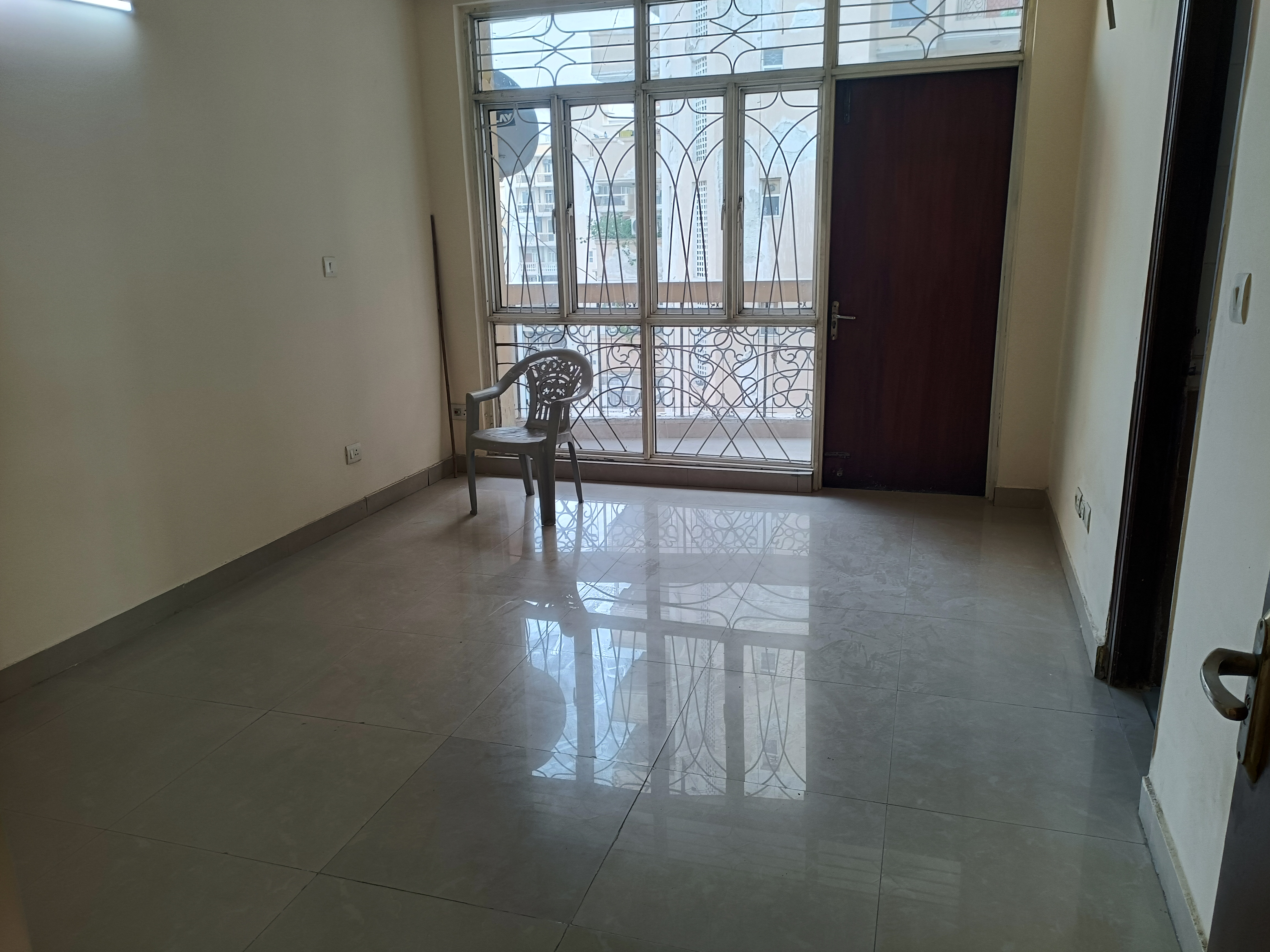 3 BHK + Servant Room Apartment For Rent in Parsvnath Green Ville
