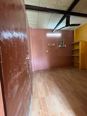 Room in 3 BHK Independent House at Mohan Garden – for Rent