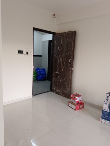 Room in 1 BHK Apartment at Oxford Navrang Crystal, Goregaon West – for Rent