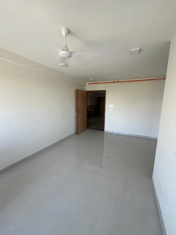 Room in 2 BHK Apartment at Sheth Irene, Malad West – for Rent