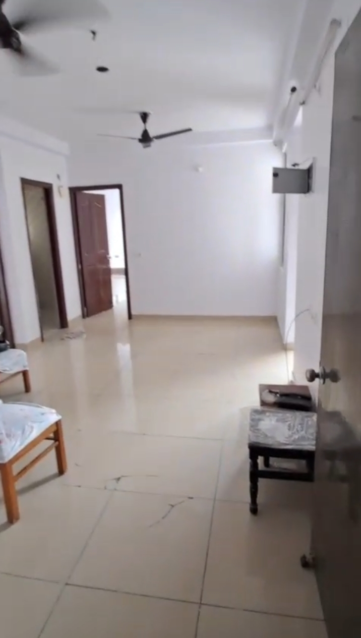 2 BHK Apartment For Sale in Gulmohur Garden