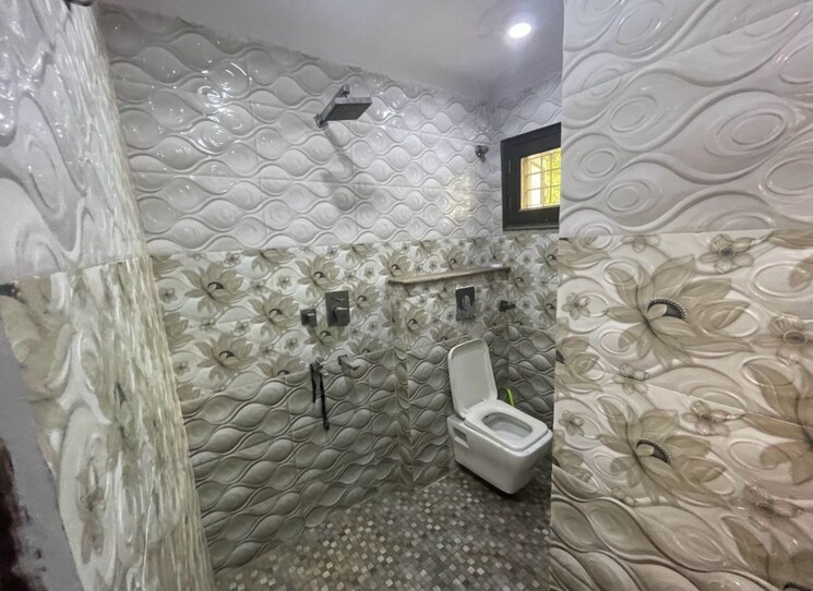 Bathroom, govindpuri 2 Bedroom 430 Sq.Ft. Builder Floor In Govindpuri Delhi 9071062