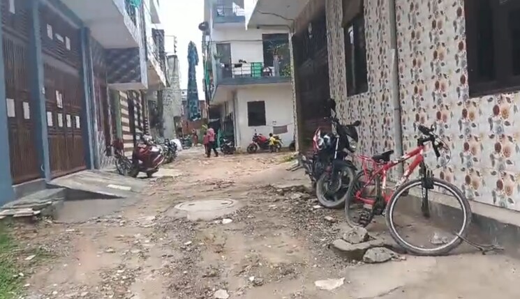 Exterior View, vp-floors  154 Sq.Yd. Plot In Sainik Colony Faridabad 9071074