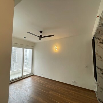 Room in 3 BHK Apartment at H R Buildcon Elite Homz, Sector 77 – for Rent