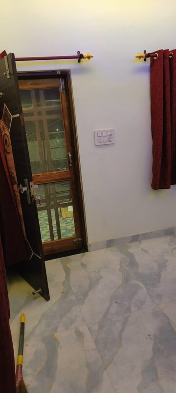 Furnished Amenities in 1 BHK Builder Floor at Proplarity Gomti Ganj, Gomti Nagar – for Rent
