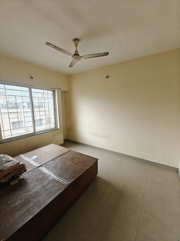 Room in 2 BHK Apartment at Dajikaka Gadgil Anantshilp Apartment, Bavdhan – for Rent