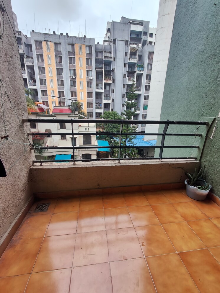 Balcony, kunal-icon 2 Bedroom 1044 Sq.Ft. Apartment In Pimple Saudagar Pune 9071101