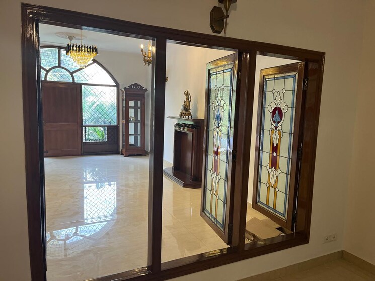 Bedroom, defence colony 3 Bedroom 217 Sq.Yd. Builder Floor In Defence Colony Delhi 9071107