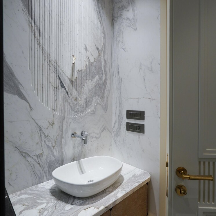 Bathroom, defence colony 3 Bedroom 217 Sq.Yd. Builder Floor In Defence Colony Delhi 9071123