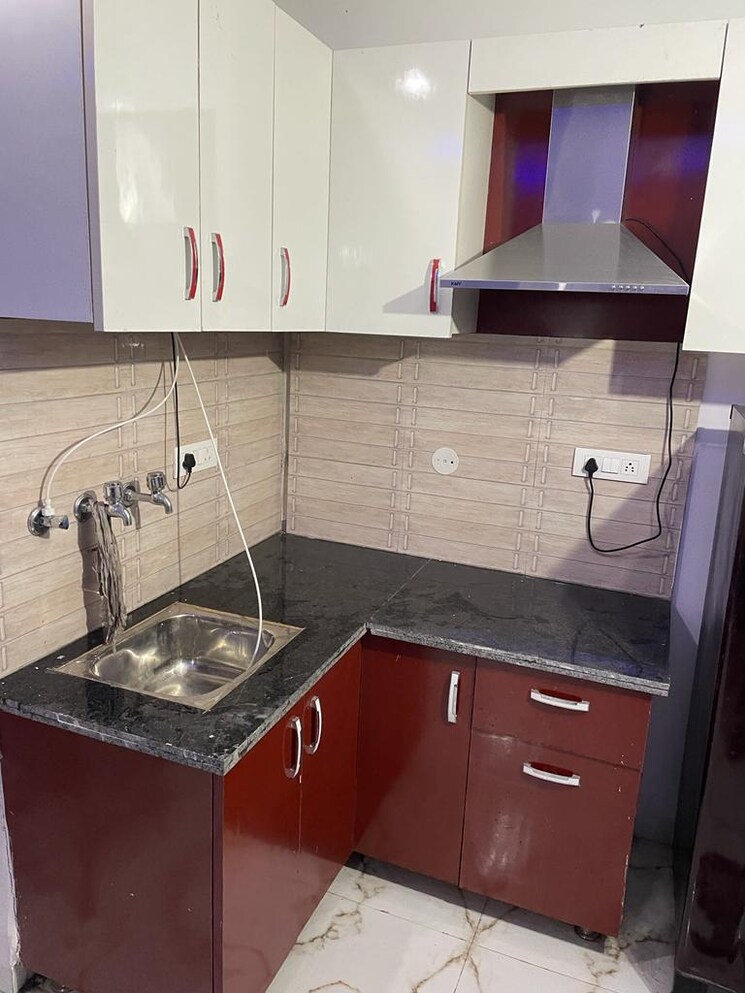 Kitchen, defence colony 3 Bedroom 217 Sq.Yd. Builder Floor In Defence Colony Delhi 9071128