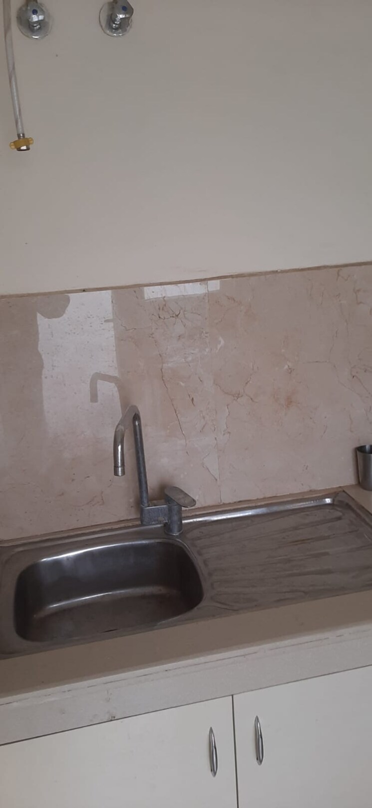 Bathroom, defence colony 3 Bedroom 217 Sq.Yd. Builder Floor In Defence Colony Delhi 9071128