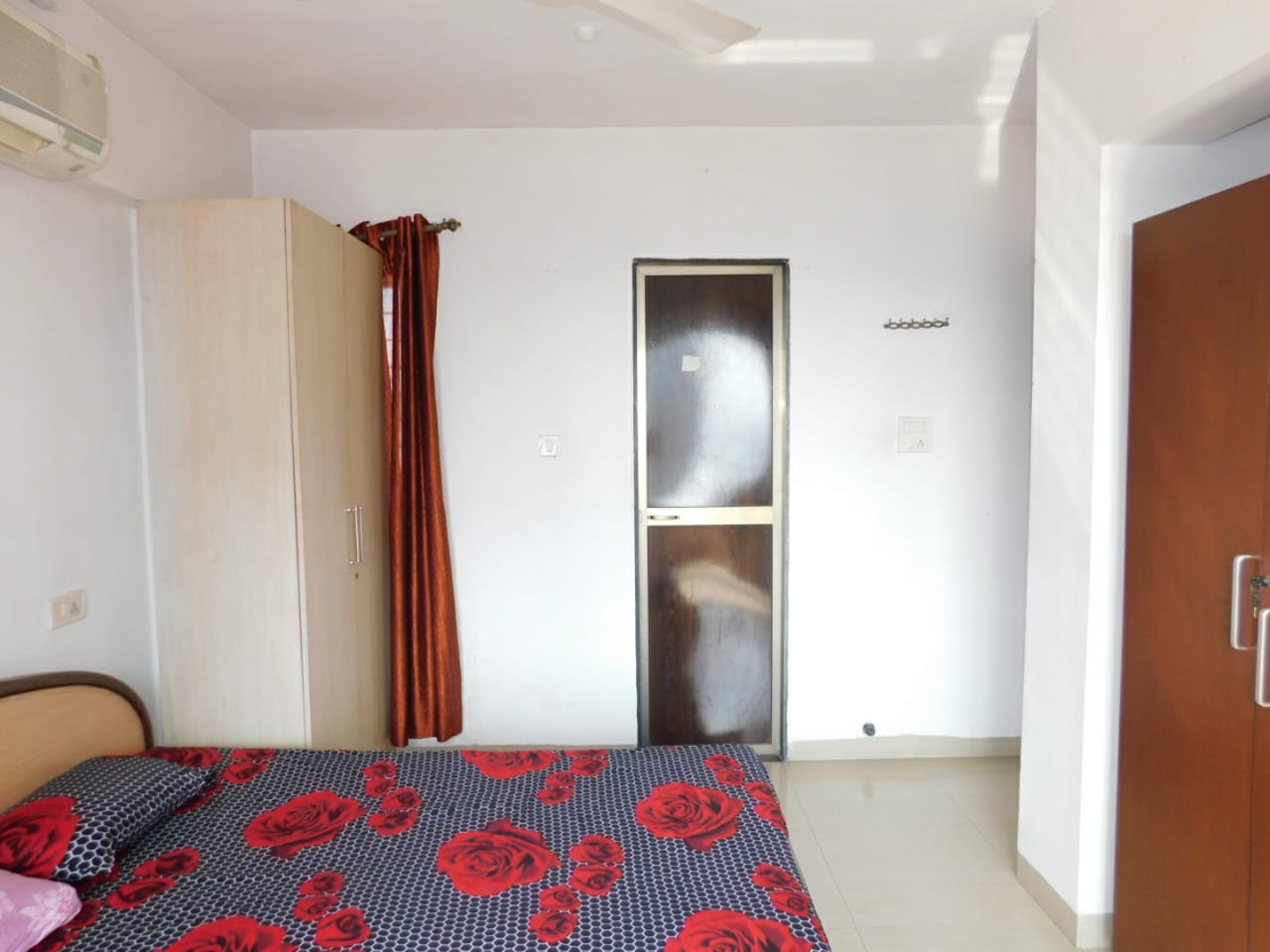 2 BHK Apartment For Rent in Neptune Living Point