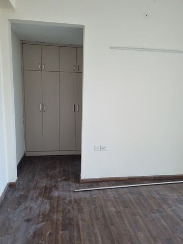 3 BHK Apartment For Rent in BPTP Amstoria, Sector 102