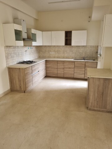 Bathroom in 3 BHK Apartment at BPTP Amstoria, Sector 102 – for Rent