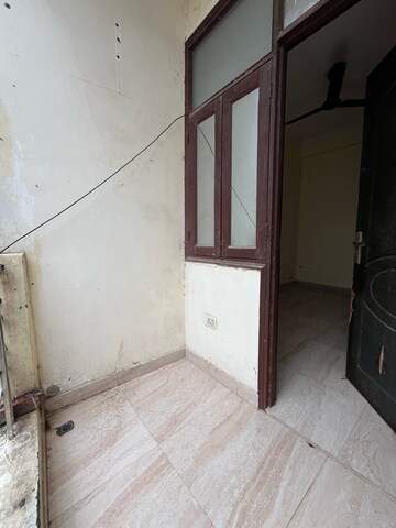 Room in 1 BHK Builder Floor at Saket – for Rent