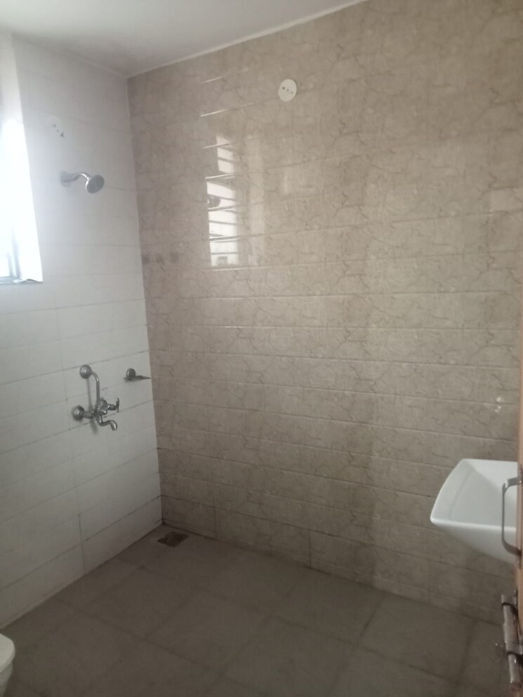 Bathroom, sector 52 2 Bedroom 1349 Sq.Ft. Builder Floor In Sector 52 Gurgaon 9071220