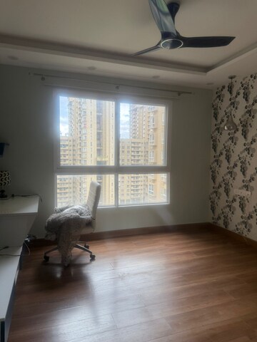 Room in 3.5 BHK Apartment at Bhartiya Nikoo Homes, Thanisandra Main Road – for Rent