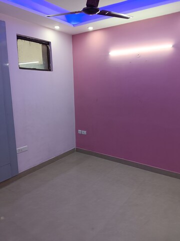 Room in 2 BHK Apartment at Aditya World City, Shahpur Bamheta – for Rent