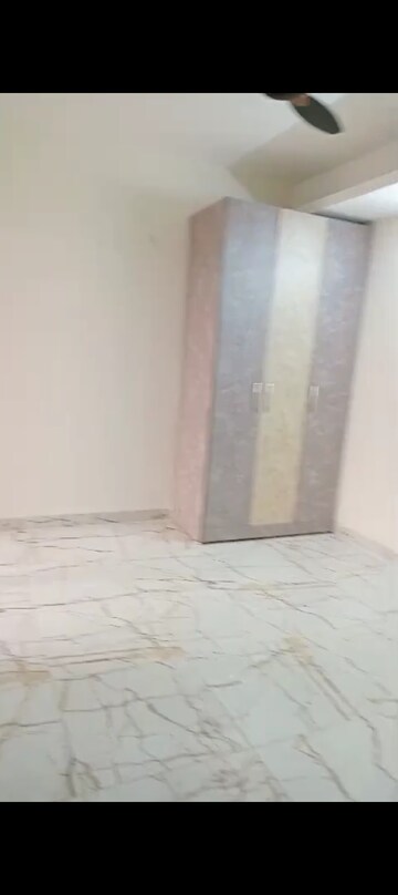 Room in 2.5 BHK Apartment at Rise Organic Ghar, Lal Kuan – for Rent