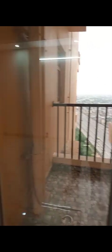 Room in 2.5 BHK Apartment at Rise Organic Ghar, Lal Kuan – for Rent