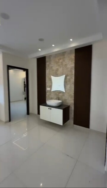 Room in 3 BHK Apartment at Rajapushpa Provincia, Narsingi – for Rent