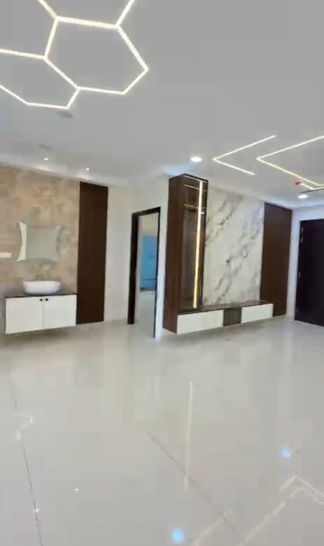 Room in 3 BHK Apartment at Rajapushpa Provincia, Narsingi – for Rent