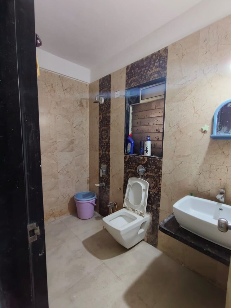 Bathroom, nisarg-hyde-park 2 Bedroom 1200 Sq.Ft. Apartment In Kharghar Navi Mumbai 9071292