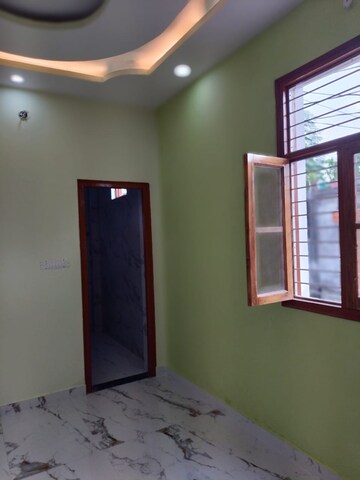 Room in 2 BHK Independent House at Gomti Nagar – for Rent