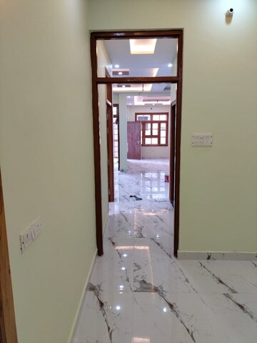 Building Lobby in 2 BHK Independent House at Gomti Nagar – for Rent