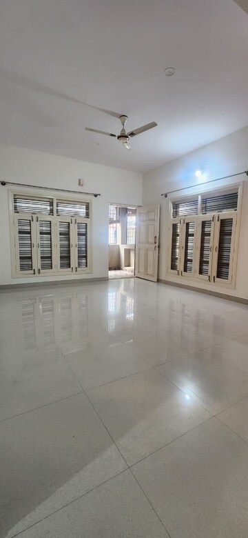 Room in 2 BHK Builder Floor at Iti Layout – for Rent