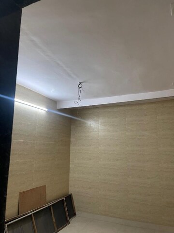 Room in 1.5 BHK Apartment at Paschim Vihar – for Rent