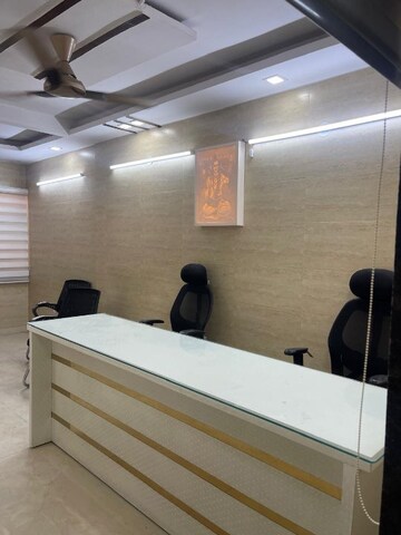 Living Room in 1.5 BHK Apartment at Paschim Vihar – for Rent